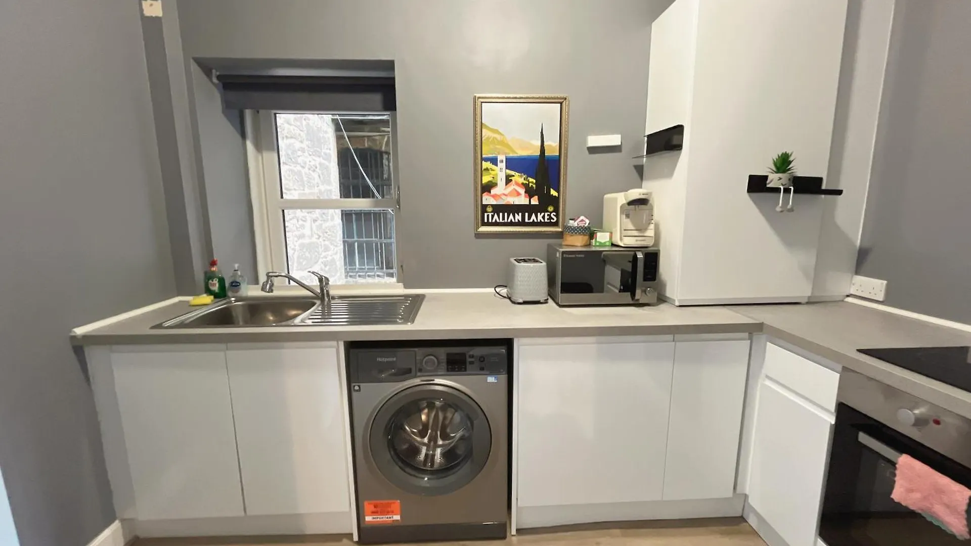 Two Bed Apartment Edinburgh