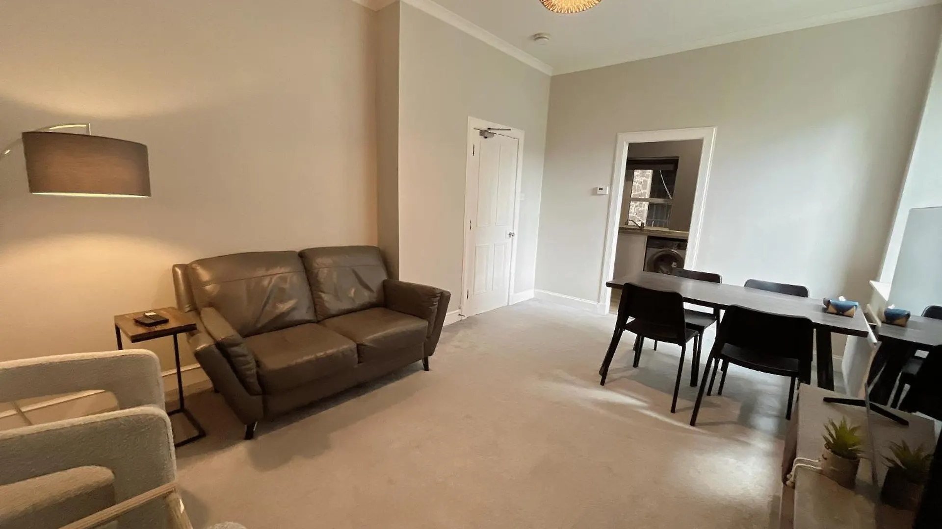 Two Bed Apartment Edinburgh 0*,  United Kingdom